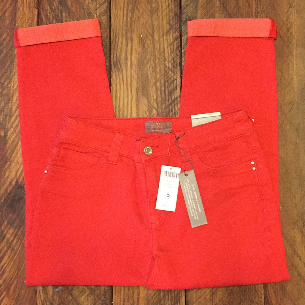 NWT Chico’s jeans in size 0.5 (size 6)